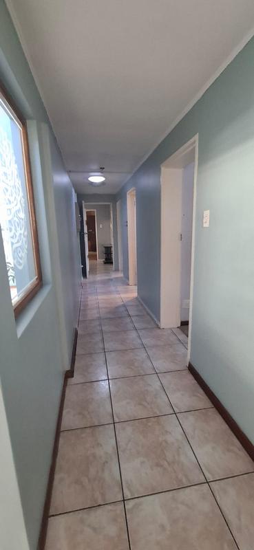 6 Bedroom Property for Sale in Cravenby Western Cape